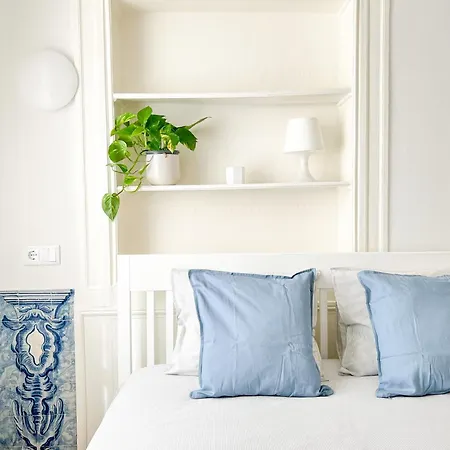 Πανσιόν Cozy With Shared Bathroom On Rua Augusta Lisboa