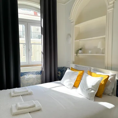 Cozy With Shared Bathroom On Rua Augusta * Lisbon